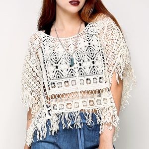 CROCHET FRINGE TOP MEDIUM- LARGE